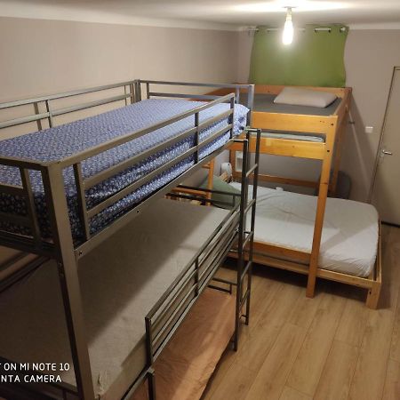 Logement Chambre Seul En Supplement Ou Dortoir Mixte Roquemaure  Exterior photo