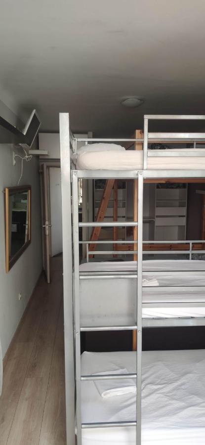 Logement Chambre Seul En Supplement Ou Dortoir Mixte Roquemaure  Exterior photo